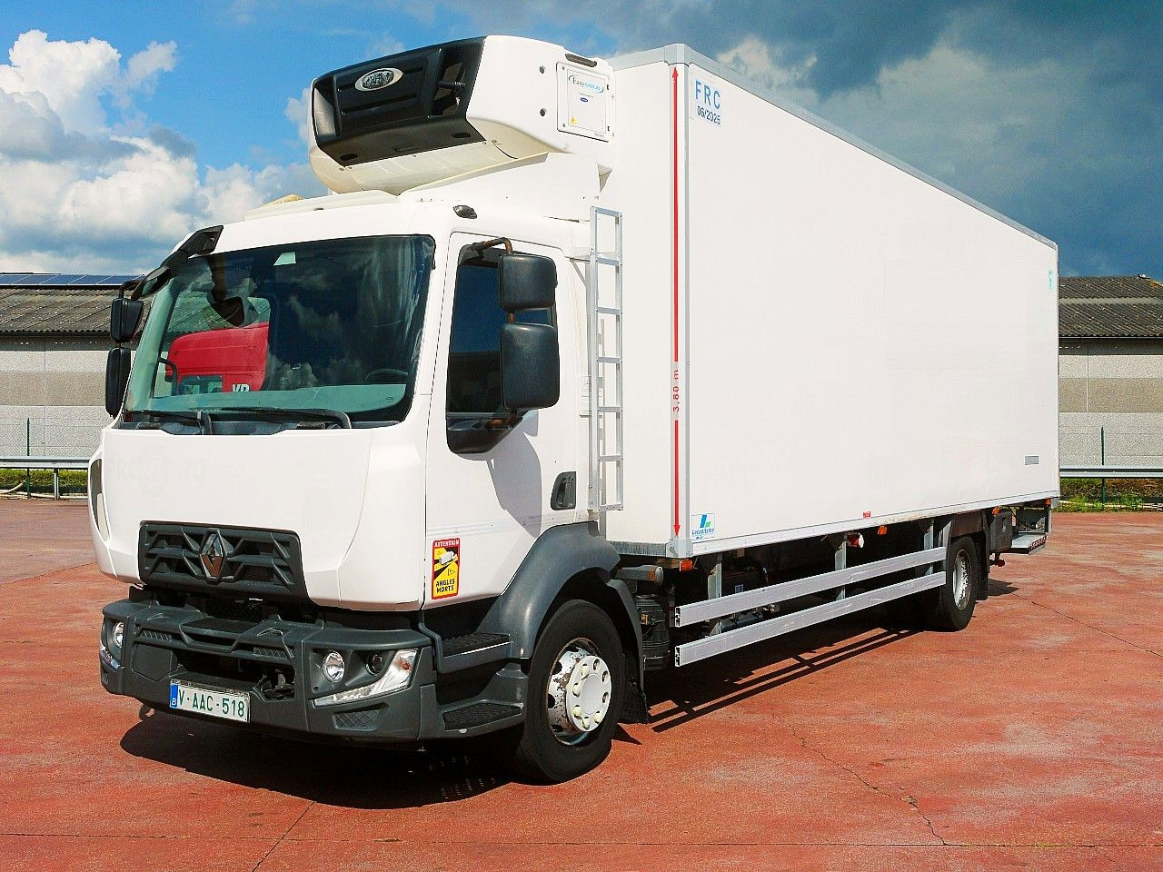 Renault D 16 250 KUHLKOFER CARRIER SUPRA 850 / KLIMA A/C - Camion frigorifique: photos 4 Renault D 16 250 KUHLKOFER CARRIER SUPRA 850 / KLIMA A/C - Camion frigorifique: photos 4