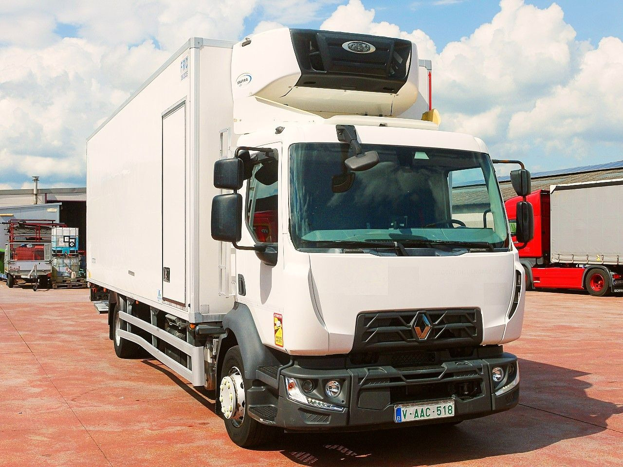 Renault D 16 250 KUHLKOFER CARRIER SUPRA 850 / KLIMA A/C - Camion frigorifique: photos 1 Renault D 16 250 KUHLKOFER CARRIER SUPRA 850 / KLIMA A/C - Camion frigorifique: photos 1