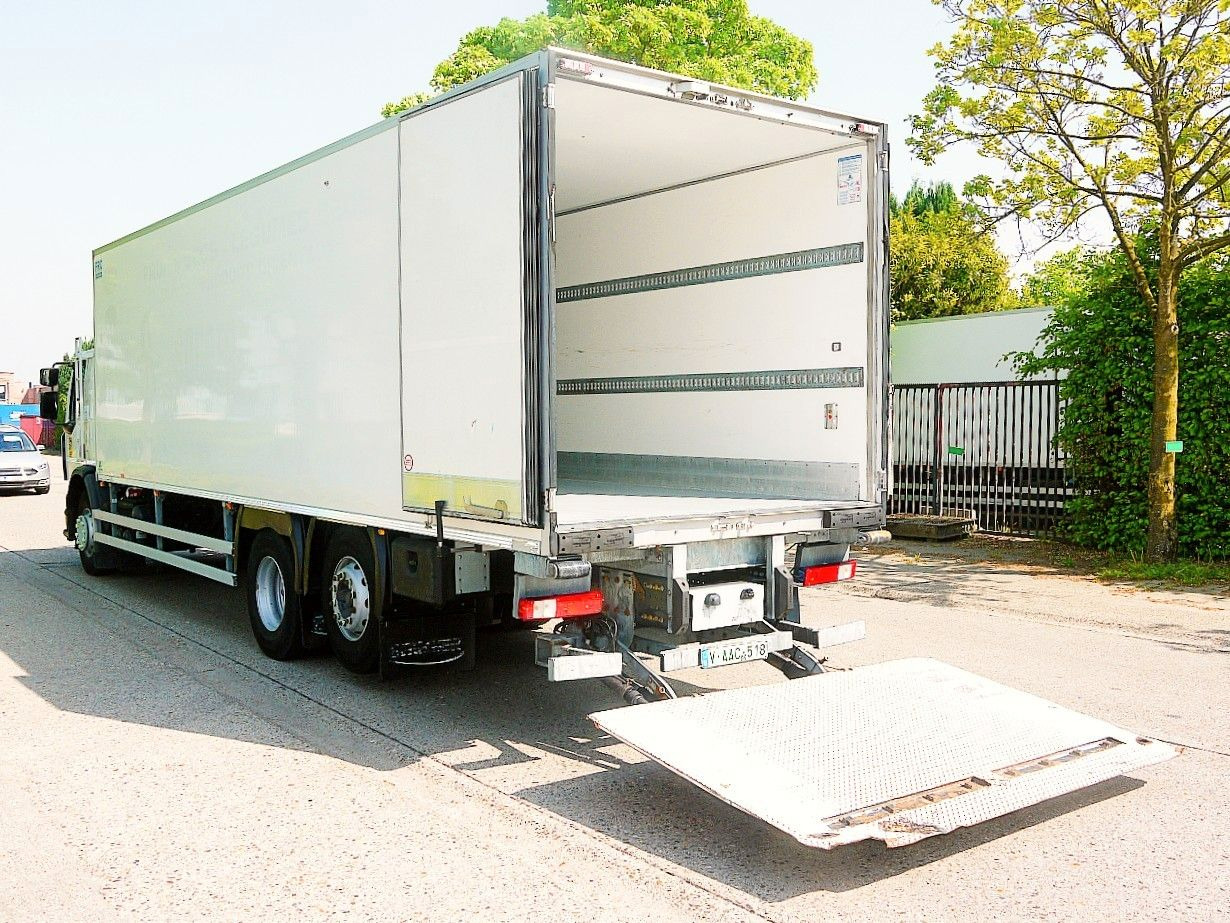 Camion frigorifique neuf Renault D 26.320 6x2 KUHLKOFFER CARRIER SUPRA 850 XL CAB: photos 6