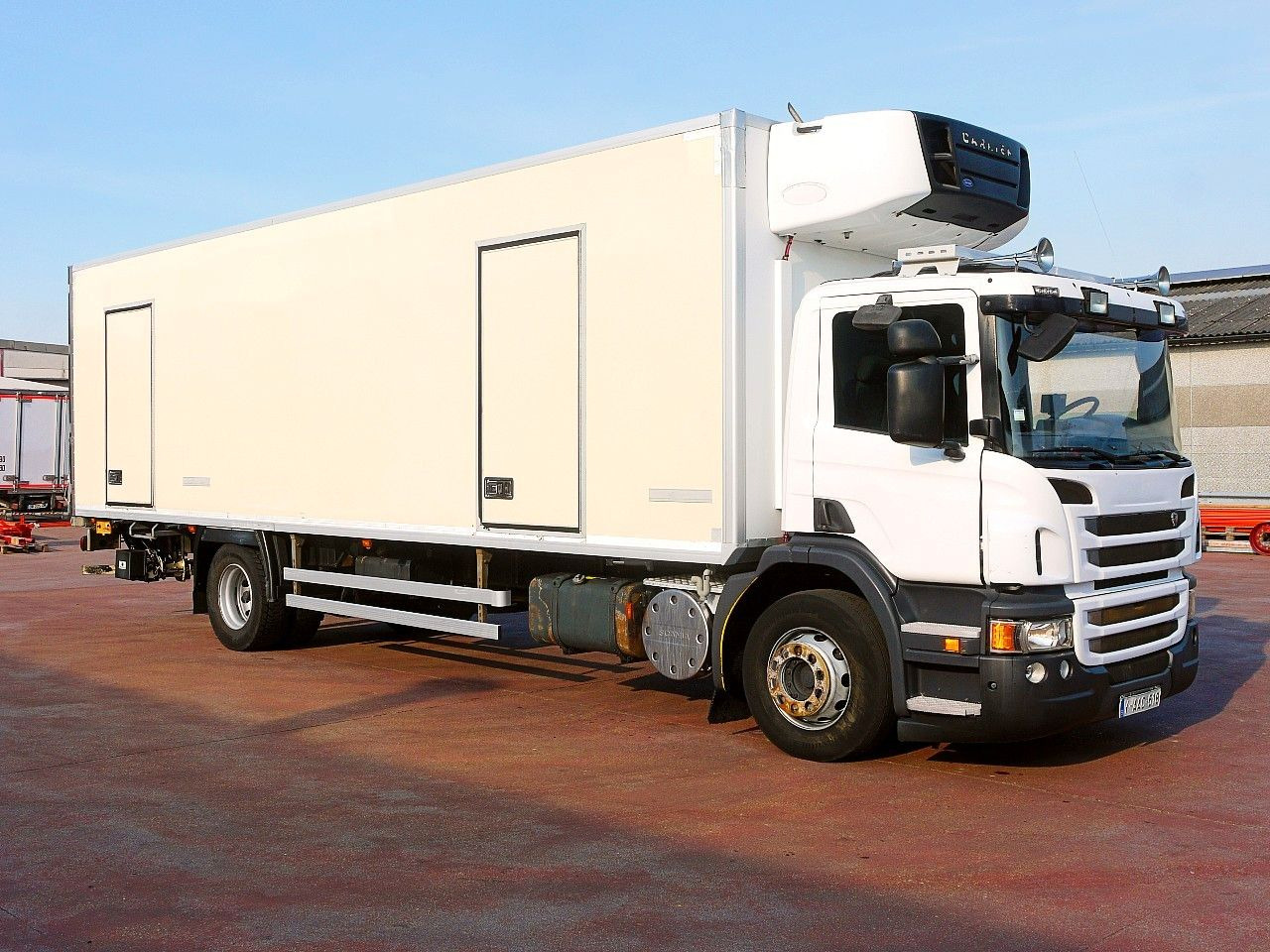 Scania P 230 KUHLKOFFER CARRIER SUPRA 950 MT A/C Scania P 230 KUHLKOFFER CARRIER SUPRA 950 MT A/C - Camion frigorifique: photos 2 Scania P 230 KUHLKOFFER CARRIER SUPRA 950 MT A/C Scania P 230 KUHLKOFFER CARRIER SUPRA 950 MT A/C - Camion frigorifique: photos 2