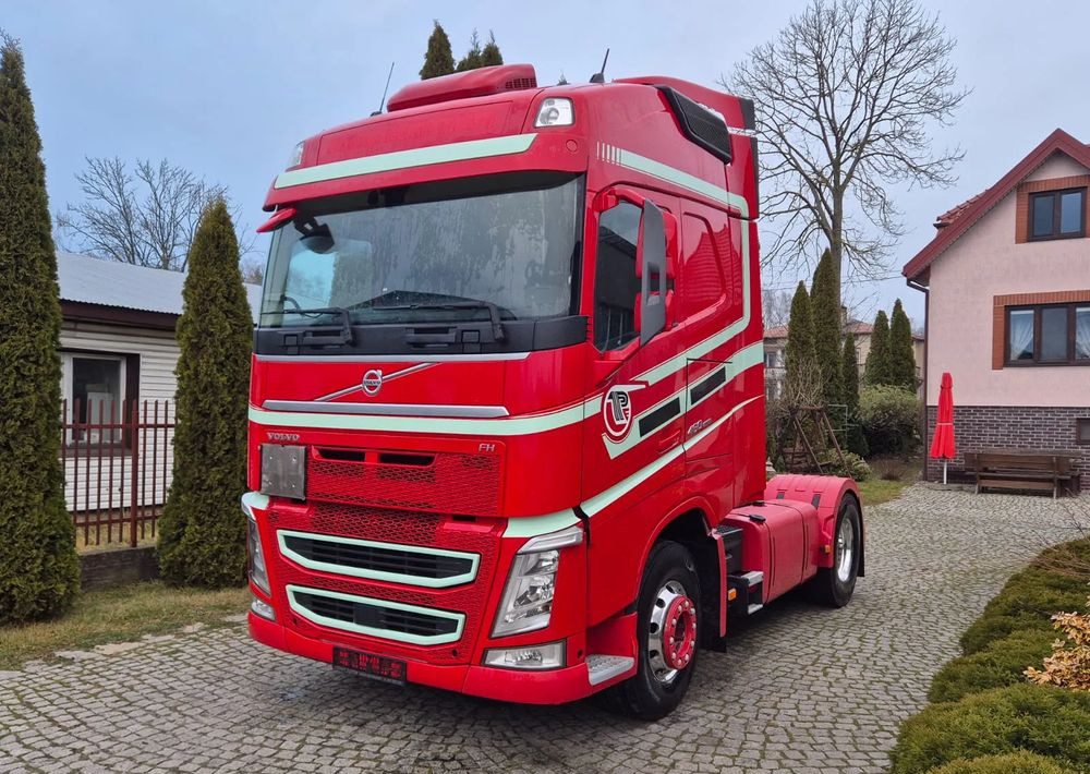 Volvo FH GLOBETROTTER - Tracteur routier: photos 1 Volvo FH GLOBETROTTER - Tracteur routier: photos 1