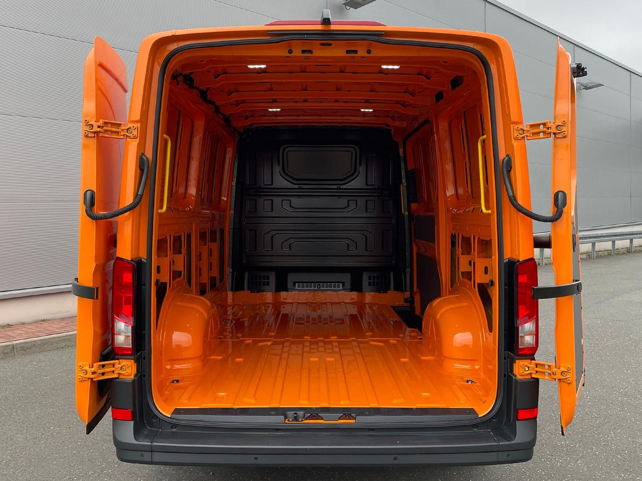 Voiture MAN TGE 3.180 Kasten L3H2 ACC LED STANDHZ NAVI: photos 11 Voiture MAN TGE 3.180 Kasten L3H2 ACC LED STANDHZ NAVI: photos 11