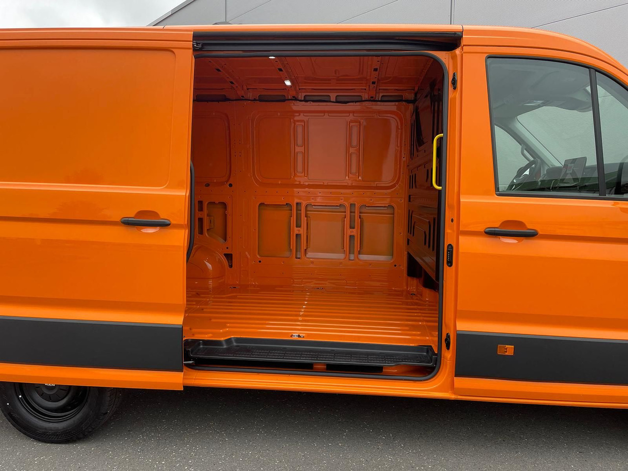 Voiture MAN TGE 3.180 Kasten L3H2 ACC LED STANDHZ NAVI: photos 9 Voiture MAN TGE 3.180 Kasten L3H2 ACC LED STANDHZ NAVI: photos 9