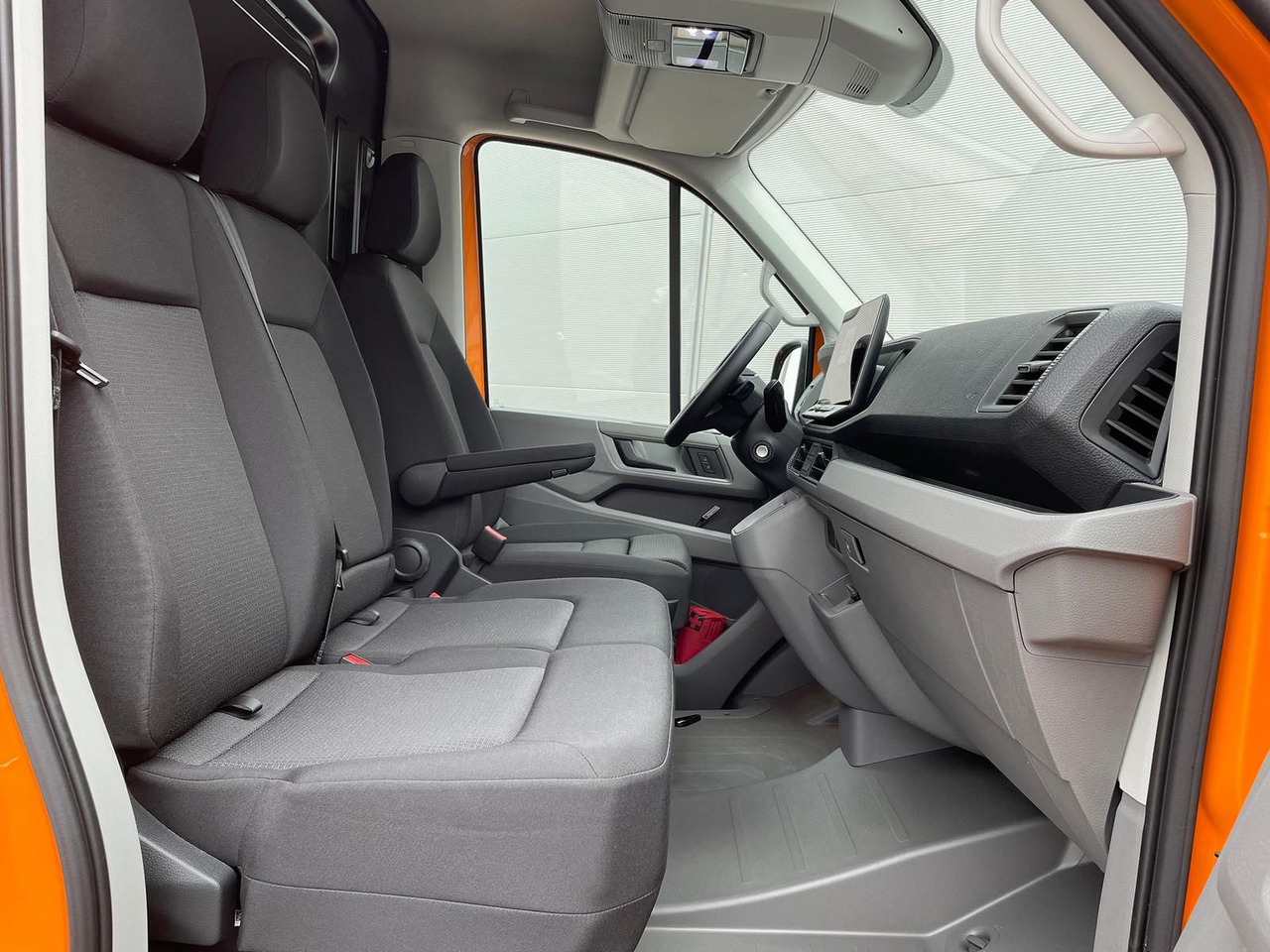 Voiture MAN TGE 3.180 Kasten L3H2 ACC LED STANDHZ NAVI: photos 15 Voiture MAN TGE 3.180 Kasten L3H2 ACC LED STANDHZ NAVI: photos 15