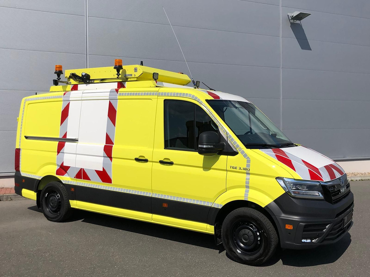 MAN TGE 3.180 L3H2 BF 4 BEGLEITFAHRZEUG ACC LED NAVI - Fourgon utilitaire: photos 2 MAN TGE 3.180 L3H2 BF 4 BEGLEITFAHRZEUG ACC LED NAVI - Fourgon utilitaire: photos 2