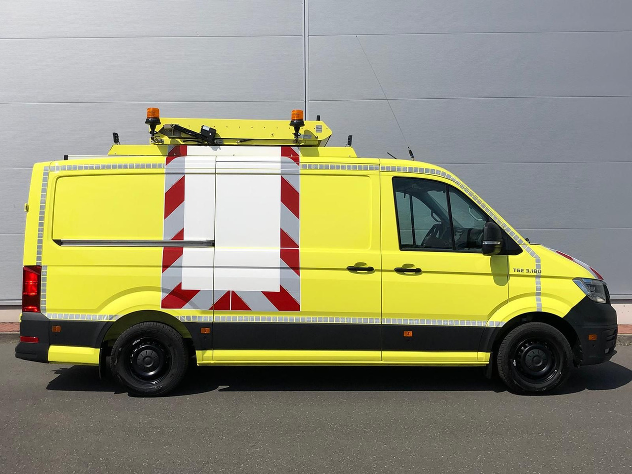 MAN TGE 3.180 L3H2 BF 4 BEGLEITFAHRZEUG ACC LED NAVI - Fourgon utilitaire: photos 5 MAN TGE 3.180 L3H2 BF 4 BEGLEITFAHRZEUG ACC LED NAVI - Fourgon utilitaire: photos 5