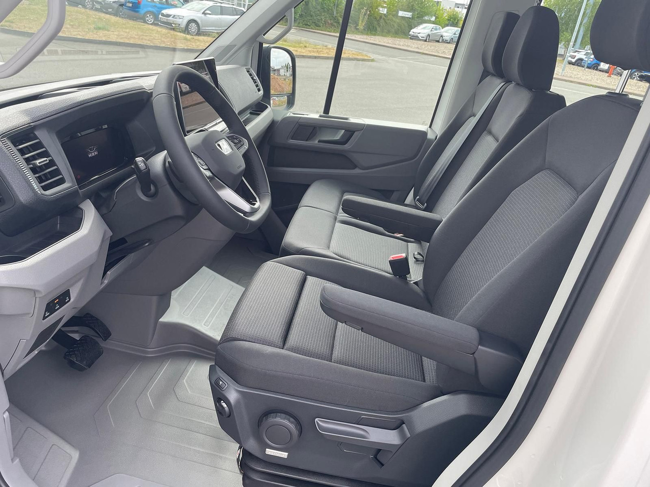 Utilitaire plateau, Utilitaire double cabine MAN TGE 3.180 Pritsche DOKA MR KAMERA AHK SITZHZ: photos 25