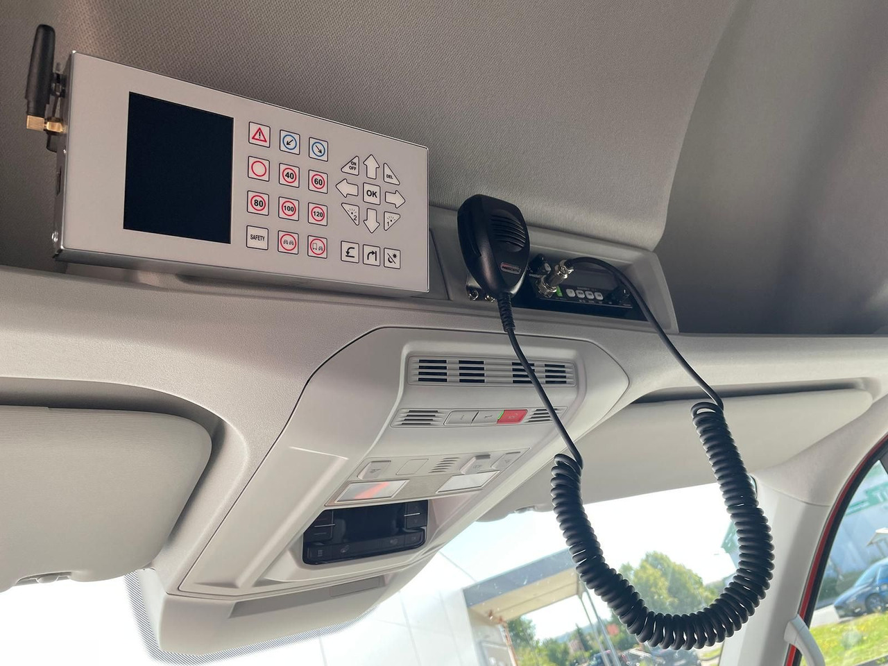 Véhicule utilitaire MAN TGE 3.180 L3H3 Individual S BF3+ BEGLEITFAHRZEUG: photos 45