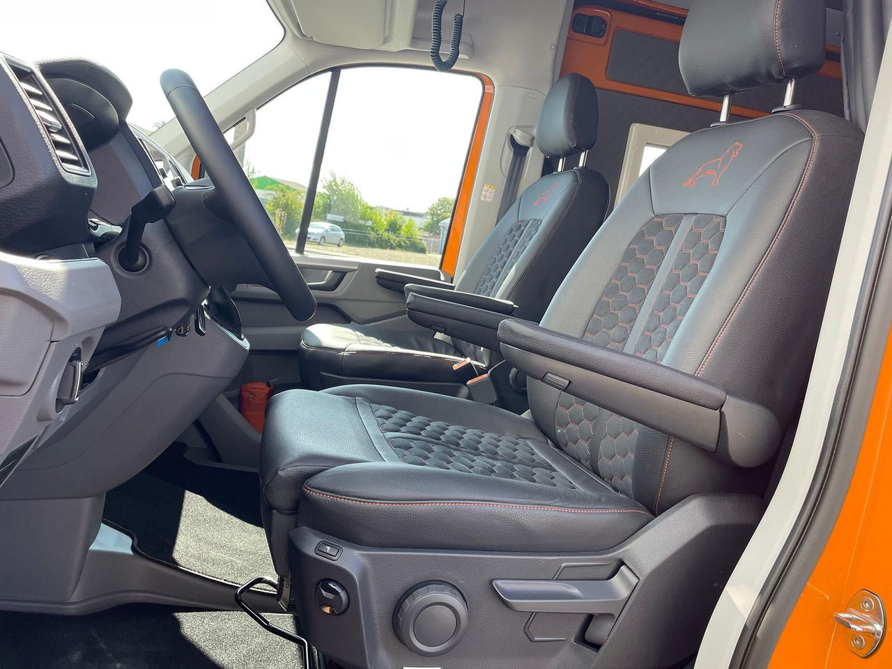 Véhicule utilitaire MAN TGE 3.180 L3H3 Individual S BF3+ BEGLEITFAHRZEUG: photos 11