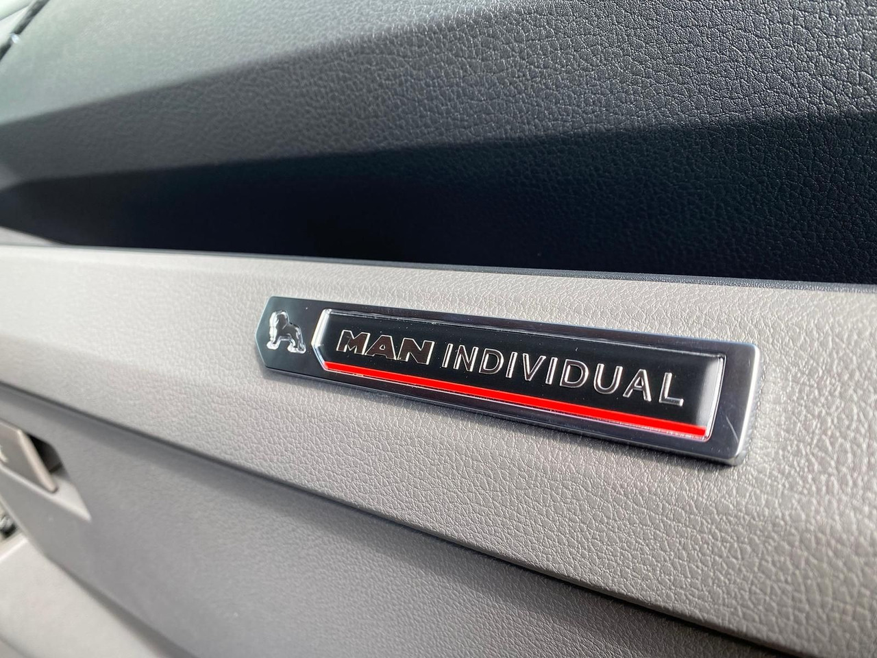 Véhicule utilitaire MAN TGE 3.180 L3H3 Individual S BF3+ BEGLEITFAHRZEUG: photos 47