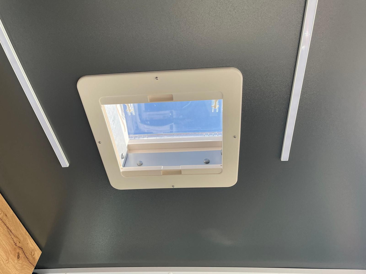 Véhicule utilitaire MAN TGE 3.180 L3H3 Individual S BF3+ BEGLEITFAHRZEUG: photos 35