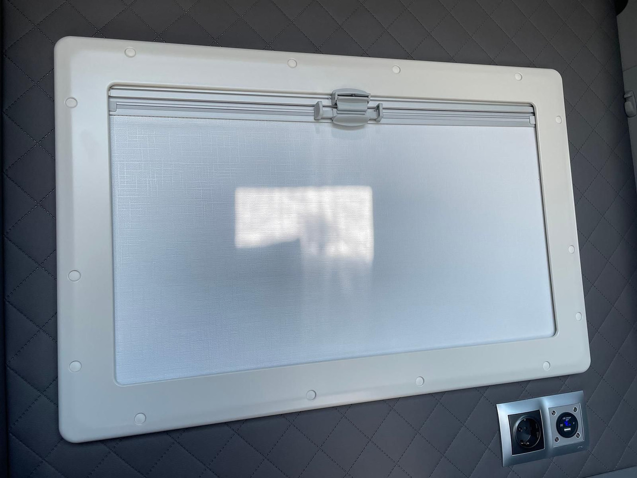 Véhicule utilitaire MAN TGE 3.180 L3H3 Individual S BF3+ BEGLEITFAHRZEUG: photos 36