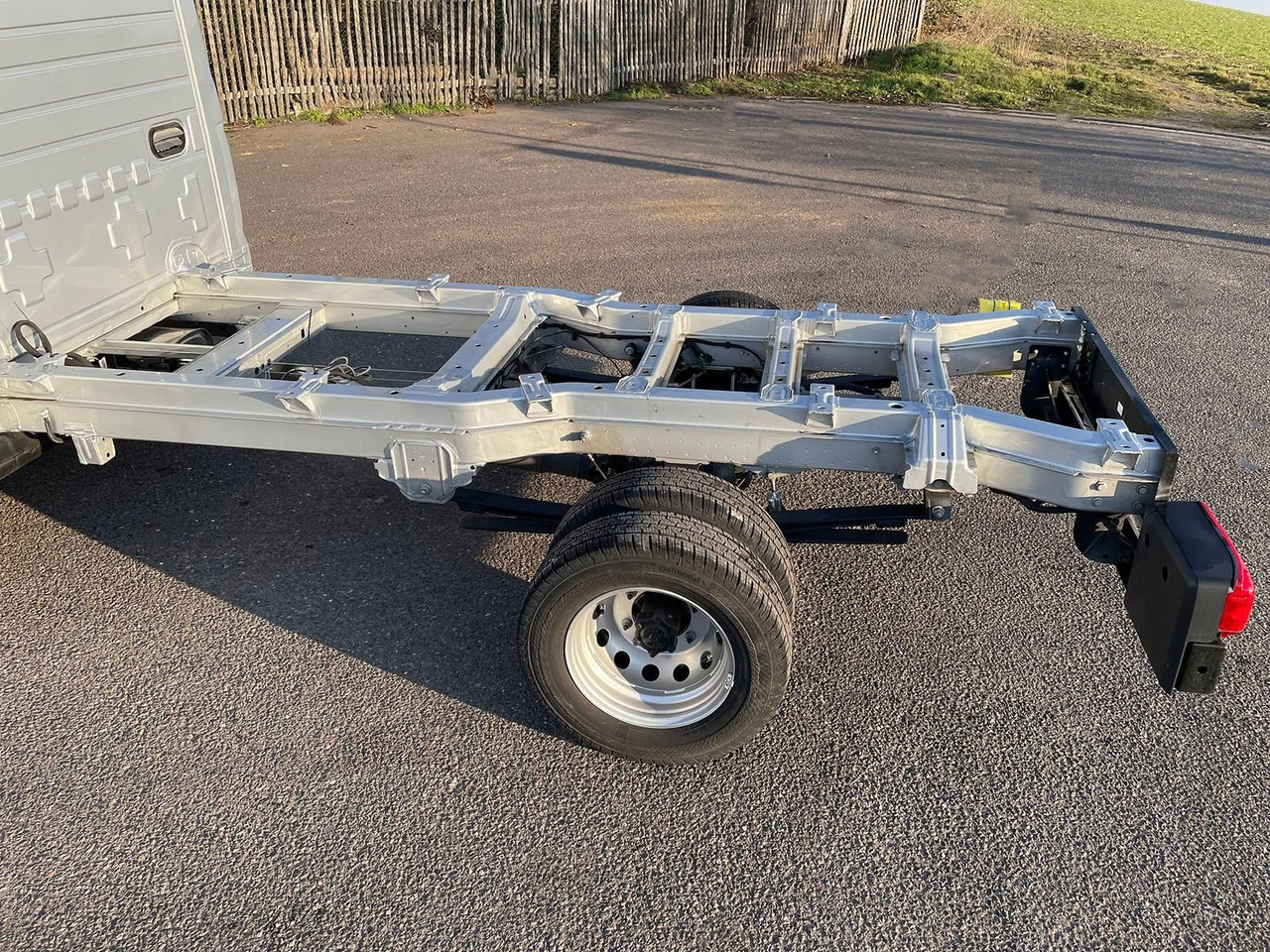 Véhicule utilitaire, Utilitaire double cabine MAN TGE 5.160 Fahrgestell DOKA L4 AHK SITZHZ LED DAB: photos 10