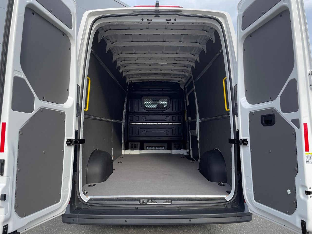 Fourgon utilitaire Volkswagen Crafter Kasten 35 L4H3 Autom. NAVI KAMERA KLIMA: photos 16