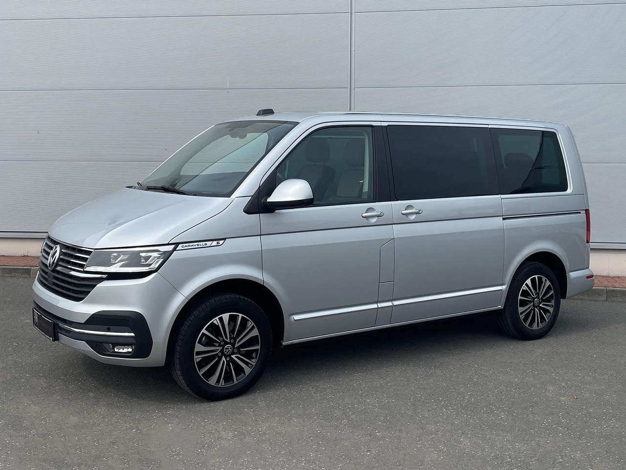 Volkswagen T6.1 Caravelle Highline STANDHZ NAVI LEDER PDC - Transport de personnes: photos 1 Volkswagen T6.1 Caravelle Highline STANDHZ NAVI LEDER PDC - Transport de personnes: photos 1