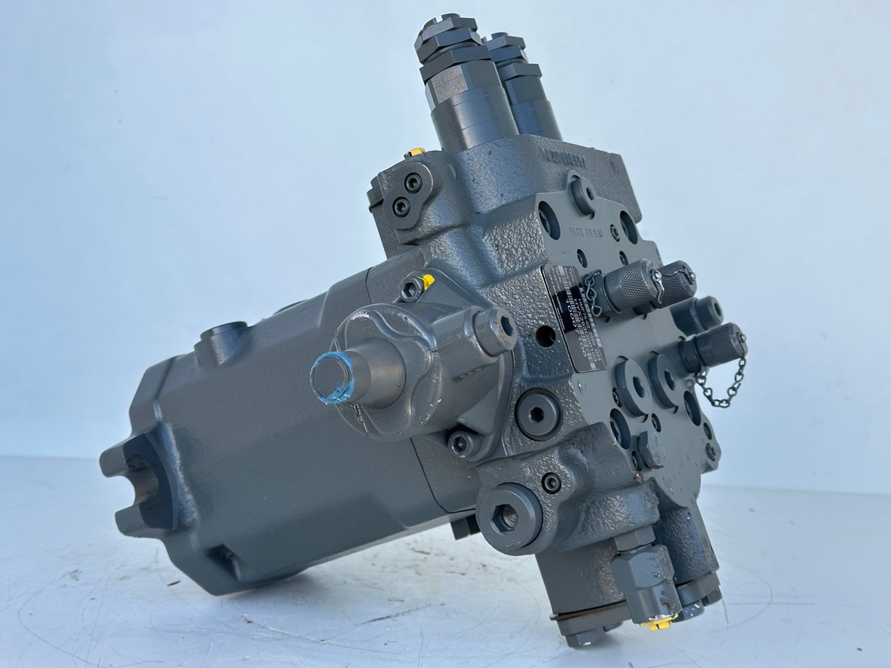 LIEBHERR - LINDE Original Hydromotor Typ:HMF75-02 2560 G 03 mit ID-Nr.10007106. A914 B-LI, A914 LI, A924 B-LI, A924 LI, MG15, MBG12, MG20, MFG10, BG12H #HYX293G00103# - Moteur hydraulique pour Pelle sur pneus: photos 4 LIEBHERR - LINDE Original Hydromotor Typ:HMF75-02 2560 G 03 mit ID-Nr.10007106. A914 B-LI, A914 LI, A924 B-LI, A924 LI, MG15, MBG12, MG20, MFG10, BG12H #HYX293G00103# - Moteur hydraulique pour Pelle sur pneus: photos 4