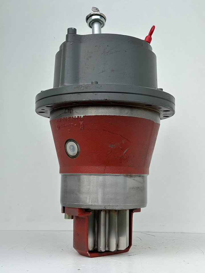 LIEBHERR Liebherr – Bauer Original Schwenkantrieb Typ:SAT275/251 mit ID-Nr.933017801. MG15, MBG12, MG20, MFG10, BG12H. #933017801.0121# - Moteur de rotation pour Foreuse: photos 2 LIEBHERR Liebherr – Bauer Original Schwenkantrieb Typ:SAT275/251 mit ID-Nr.933017801. MG15, MBG12, MG20, MFG10, BG12H. #933017801.0121# - Moteur de rotation pour Foreuse: photos 2