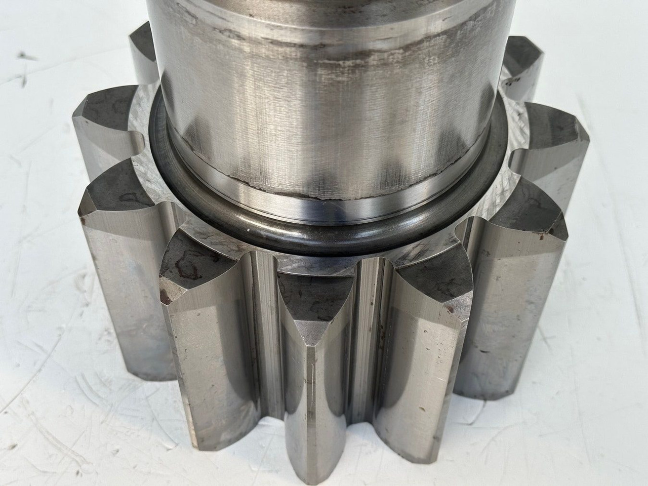 Moteur de rotation pour Pelle sur chenille Liebherr Abtriebswelle ID-Nr.90208977.  SAT325A296.  R934-1550, R938-1650,  R945-1866.   #90208977.12#: photos 8