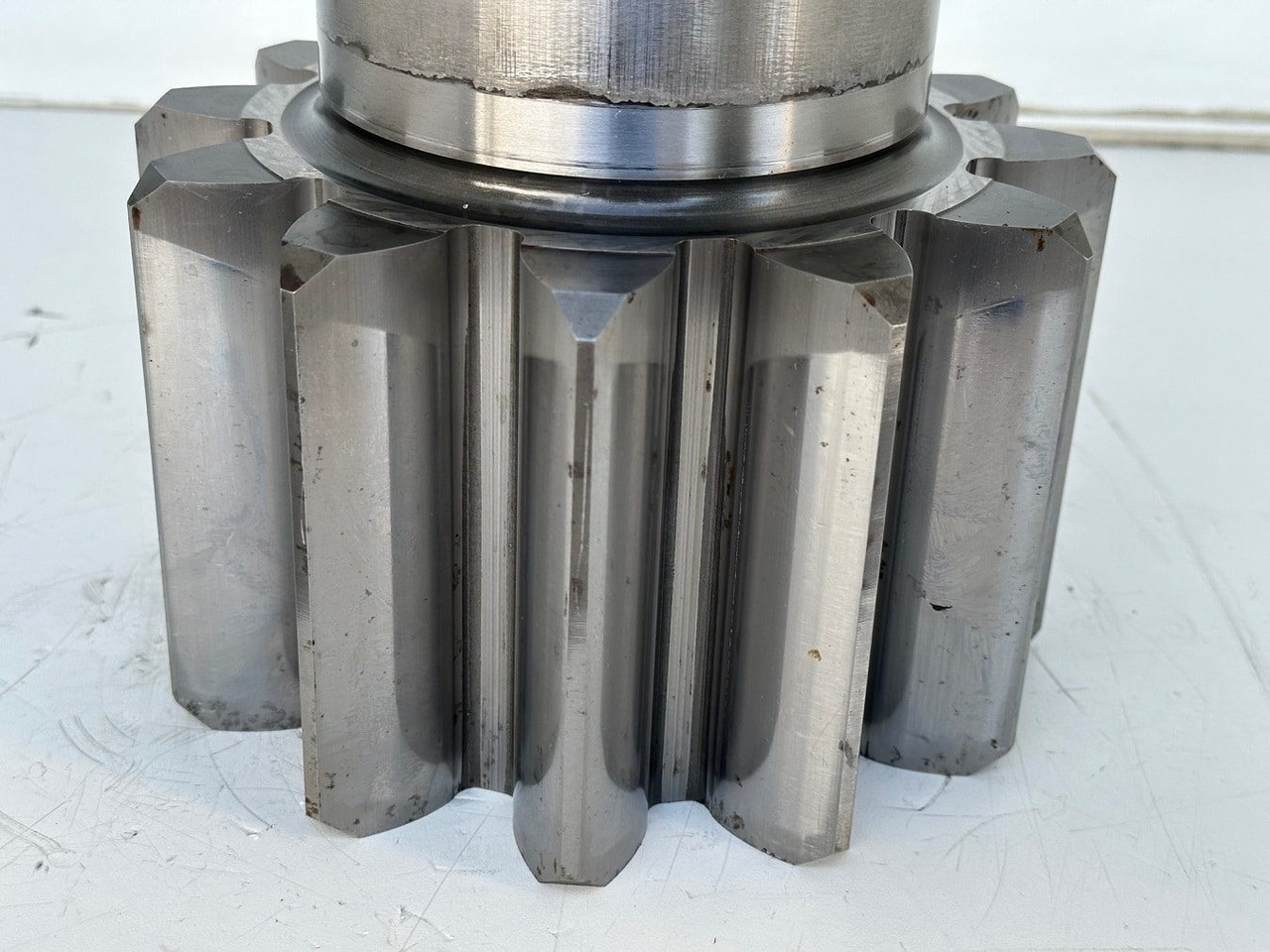 Moteur de rotation pour Pelle sur chenille Liebherr Abtriebswelle ID-Nr.90208977.  SAT325A296.  R934-1550, R938-1650,  R945-1866.   #90208977.12#: photos 9