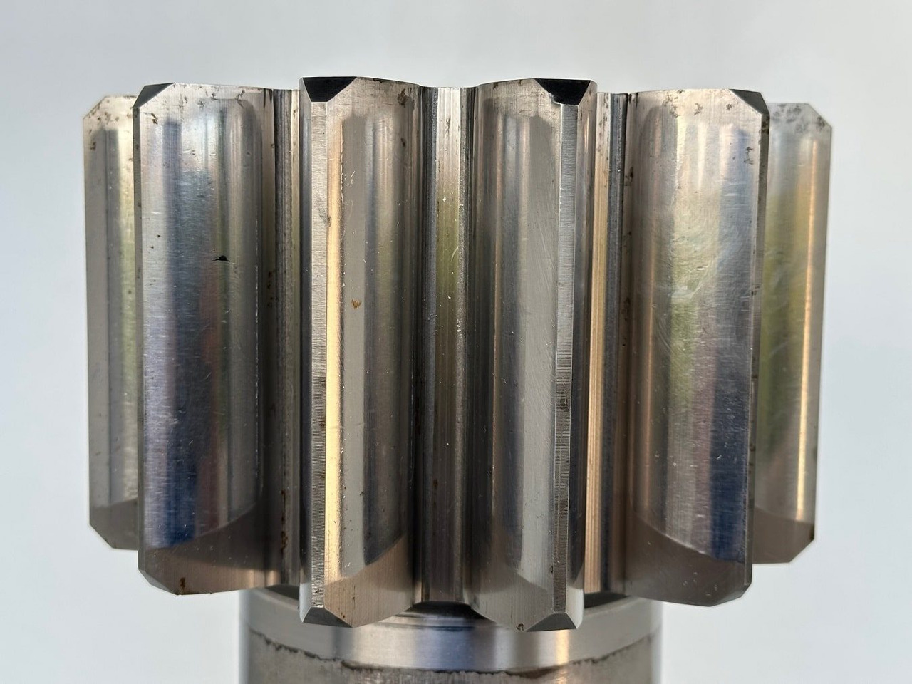 Moteur de rotation pour Pelle sur chenille Liebherr Abtriebswelle ID-Nr.90208977.  SAT325A296.  R934-1550, R938-1650,  R945-1866.   #90208977.12#: photos 12