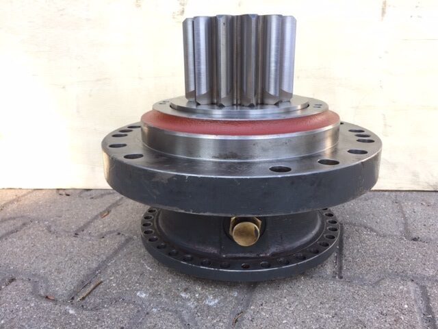 Liebherr Abtriebswellengehäuse ID-Nr.90013701 mit Abtriebswelle ID-Nr.90204999. SAT275/260 - SAT275/261 - SAT275/266 - SAT275/289. #1063# - Moteur de rotation pour Pelle: photos 5 Liebherr Abtriebswellengehäuse ID-Nr.90013701 mit Abtriebswelle ID-Nr.90204999. SAT275/260 - SAT275/261 - SAT275/266 - SAT275/289. #1063# - Moteur de rotation pour Pelle: photos 5