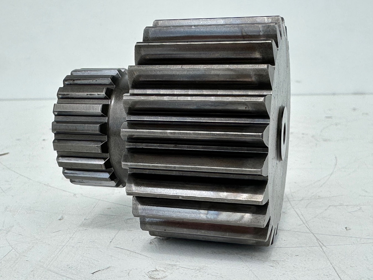 Liebherr - Bonfiglioli Sonnenrad mit ID-Nr.10113146. LI-1010, LTM 1045-3-1-, LTM 1055-1, LTM 1055-3-1-, LTM 1055-3-2-, LTM1070-4-1-, LTM1070-4-2-. #10113146.6088598# - Transmission pour Engins de chantier: photos 5 Liebherr - Bonfiglioli Sonnenrad mit ID-Nr.10113146. LI-1010, LTM 1045-3-1-, LTM 1055-1, LTM 1055-3-1-, LTM 1055-3-2-, LTM1070-4-1-, LTM1070-4-2-. #10113146.6088598# - Transmission pour Engins de chantier: photos 5