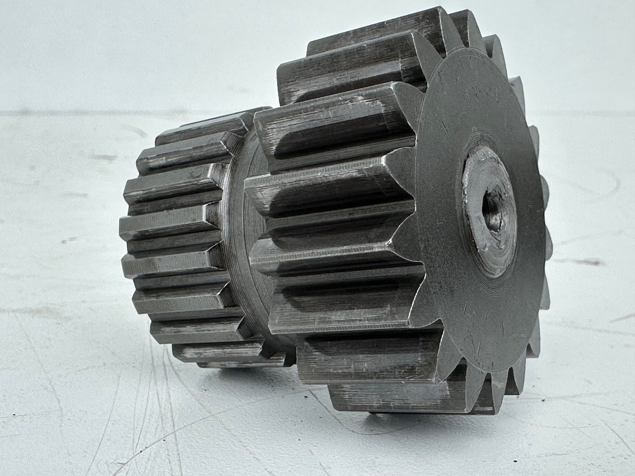 Liebherr - Bonfiglioli Sonnenrad mit ID-Nr.10167165. LTM 1045-3-1-, LTM 1055-1, LTM 1055-3-1-, LTM 1055-3-2-, LTM1070-4-1-, LTM1070-4-2-. #10167165.6088598# - Transmission pour Engins de chantier: photos 4 Liebherr - Bonfiglioli Sonnenrad mit ID-Nr.10167165. LTM 1045-3-1-, LTM 1055-1, LTM 1055-3-1-, LTM 1055-3-2-, LTM1070-4-1-, LTM1070-4-2-. #10167165.6088598# - Transmission pour Engins de chantier: photos 4