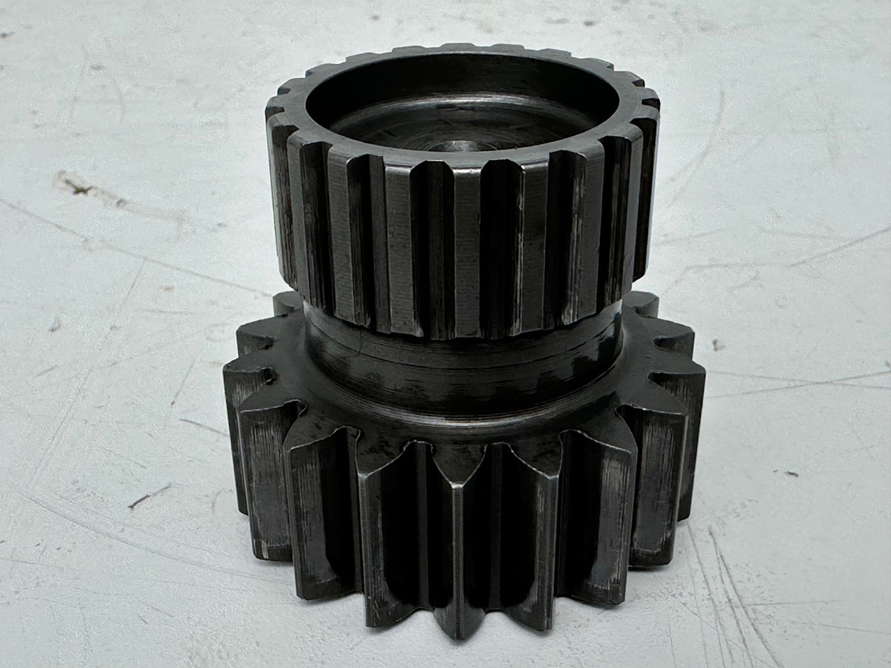 Liebherr - Bonfiglioli Sonnenrad mit ID-Nr.10167165. LTM 1045-3-1-, LTM 1055-1, LTM 1055-3-1-, LTM 1055-3-2-, LTM1070-4-1-, LTM1070-4-2-. #10167165.6088598# - Transmission pour Engins de chantier: photos 1 Liebherr - Bonfiglioli Sonnenrad mit ID-Nr.10167165. LTM 1045-3-1-, LTM 1055-1, LTM 1055-3-1-, LTM 1055-3-2-, LTM1070-4-1-, LTM1070-4-2-. #10167165.6088598# - Transmission pour Engins de chantier: photos 1