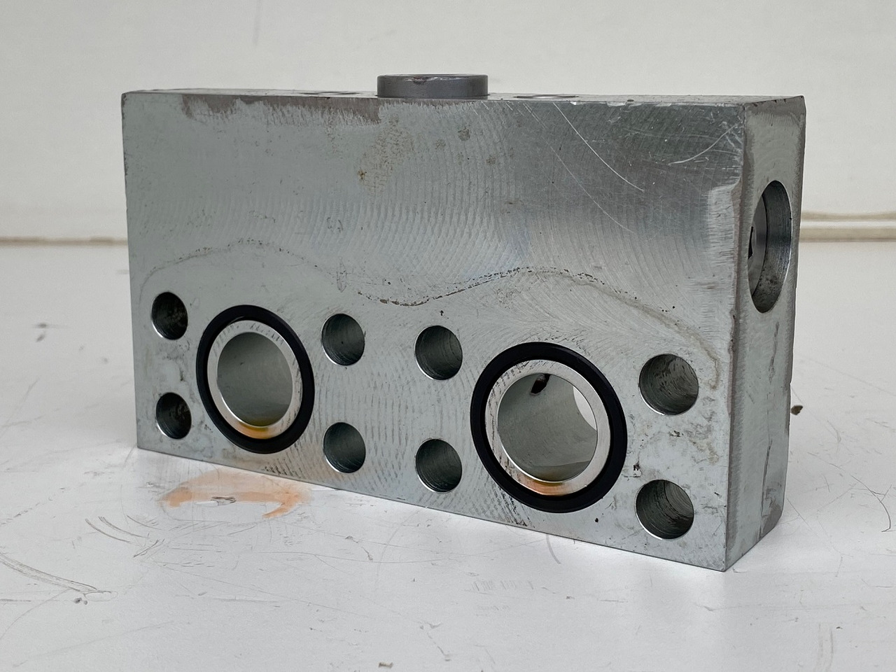 Liebherr Dämpfungsventil ID-Nr.10121777. P924 COMP, P926, R926, R916, R922, R924 COMP, R924, R926 COMP, R926, R930, R936, R946, R950 T, R960 T. #DÄ27652# - Moteur de rotation pour Pelle: photos 3 Liebherr Dämpfungsventil ID-Nr.10121777. P924 COMP, P926, R926, R916, R922, R924 COMP, R924, R926 COMP, R926, R930, R936, R946, R950 T, R960 T. #DÄ27652# - Moteur de rotation pour Pelle: photos 3