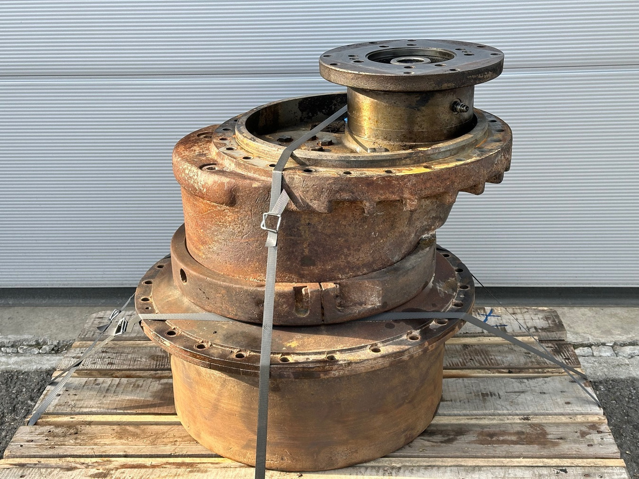 Liebherr Fahrantrieb FAT450E510. ID-Nr.970351501 - ID-Nr.90025195 - ID-Nr.90203584. LR634-992, LU755D-999, O634-992, PR734-4L-1481,PR734-4XL-1659. #10739.01# - Moteur de translation pour Bulldozer: photos 5 Liebherr Fahrantrieb FAT450E510. ID-Nr.970351501 - ID-Nr.90025195 - ID-Nr.90203584. LR634-992, LU755D-999, O634-992, PR734-4L-1481,PR734-4XL-1659. #10739.01# - Moteur de translation pour Bulldozer: photos 5