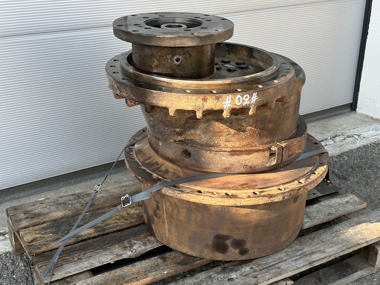 Liebherr Fahrantrieb FAT450E510. ID-Nr.970351501 - ID-Nr.90025195 - ID-Nr.90203584. LR634-992, LU755D-999, O634-992, PR734-4L-1481,PR734-4XL-1659. #10739.02# - Moteur de translation pour Bulldozer: photos 1 Liebherr Fahrantrieb FAT450E510. ID-Nr.970351501 - ID-Nr.90025195 - ID-Nr.90203584. LR634-992, LU755D-999, O634-992, PR734-4L-1481,PR734-4XL-1659. #10739.02# - Moteur de translation pour Bulldozer: photos 1