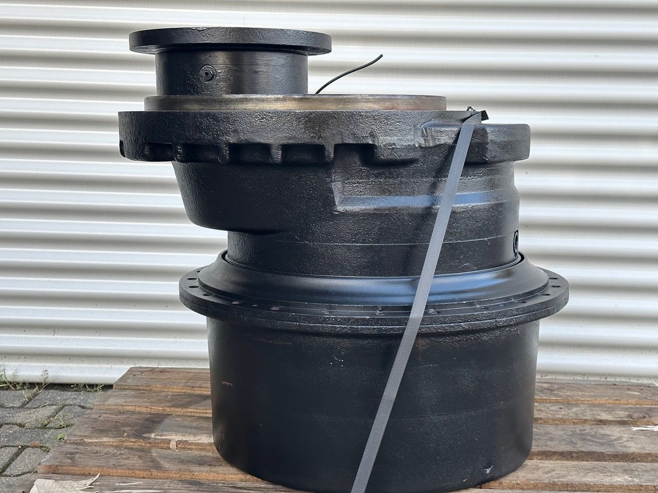 Liebherr Fahrantrieb FAT500E502. ID-Nr.933127201. PR734L-724 - PR734XL-725 - PR734LGP-726. #11193.02# - Moteur de translation pour Engins de chantier: photos 1 Liebherr Fahrantrieb FAT500E502. ID-Nr.933127201. PR734L-724 - PR734XL-725 - PR734LGP-726. #11193.02# - Moteur de translation pour Engins de chantier: photos 1