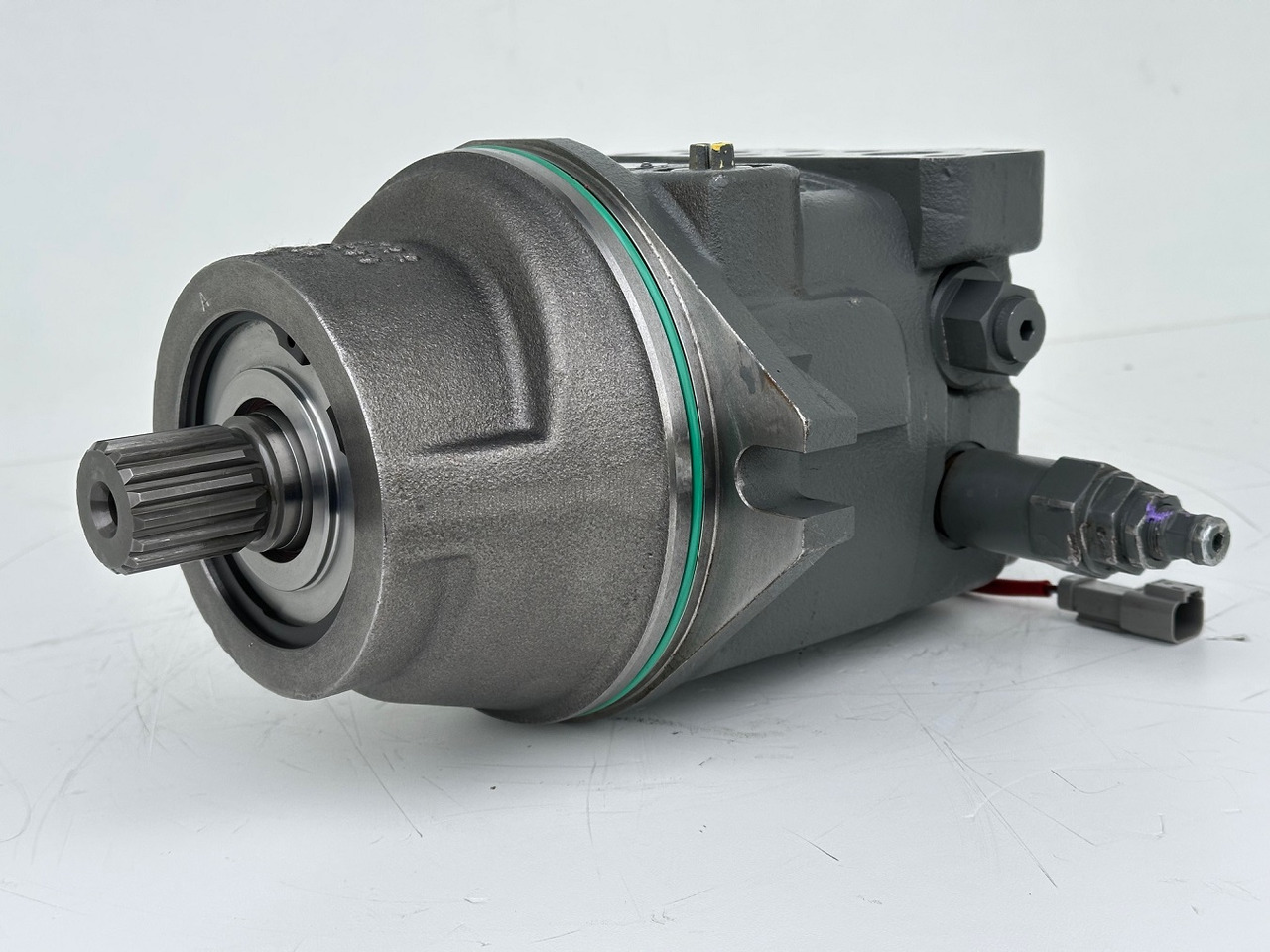 Liebherr Hydraulikeinbaumotor Typ:FMF058.  ID-Nr.12483261.  SAT275/266.  R926 K-LC-1565, R926 K-LC-1827, R930 T-1980.  #12483261.00573# - Moteur hydraulique pour Pelle sur chenille: photos 1 Liebherr Hydraulikeinbaumotor Typ:FMF058.  ID-Nr.12483261.  SAT275/266.  R926 K-LC-1565, R926 K-LC-1827, R930 T-1980.  #12483261.00573# - Moteur hydraulique pour Pelle sur chenille: photos 1