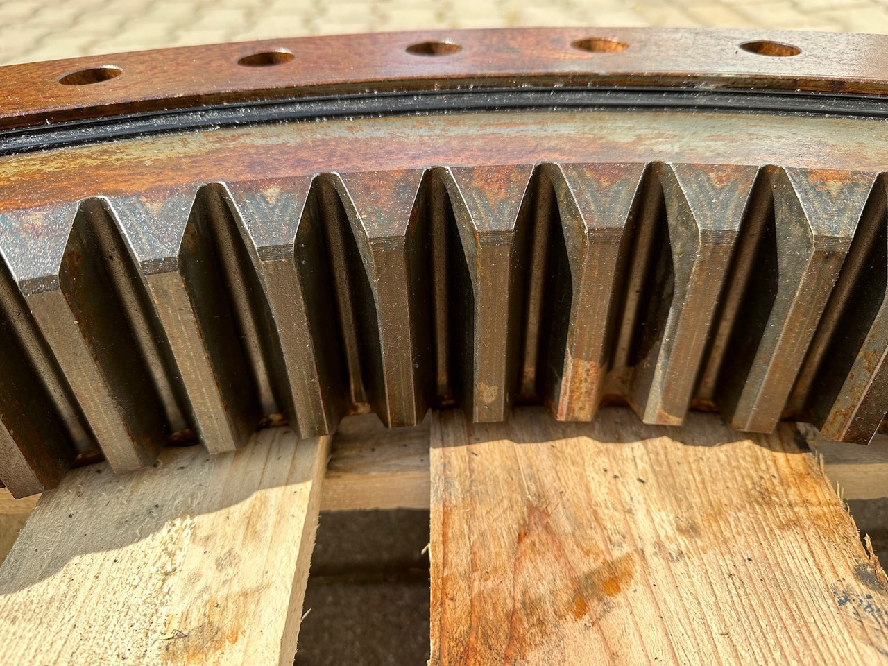 Couronne d'orientation pour Pelle sur chenille Liebherr Kugeldrehverbindung Typ:KUD64VJ003-001. ID-Nr.982751901 - ID-Nr.932833001. A914B-LI, A914C-LI, A924C-LI, LH30, LH35, R914B, R914C, R922, R924B, R924 C, R924 COMP, P924 C. #0115#: photos 9 Couronne d'orientation pour Pelle sur chenille Liebherr Kugeldrehverbindung Typ:KUD64VJ003-001. ID-Nr.982751901 - ID-Nr.932833001. A914B-LI, A914C-LI, A924C-LI, LH30, LH35, R914B, R914C, R922, R924B, R924 C, R924 COMP, P924 C. #0115#: photos 9