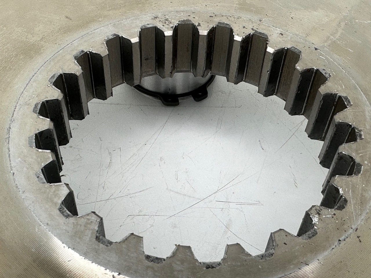 Moteur de translation pour Engins de chantier Liebherr Planetenträger ID-Nr.90024938. FAT400P112 -FAT400P130 - FAT400P139. LO1936, LOS926, R926, R928, R930, R934, R936, R940, R944, R946, R950 T. #90024938.L1.6897#: photos 8 Moteur de translation pour Engins de chantier Liebherr Planetenträger ID-Nr.90024938. FAT400P112 -FAT400P130 - FAT400P139. LO1936, LOS926, R926, R928, R930, R934, R936, R940, R944, R946, R950 T. #90024938.L1.6897#: photos 8