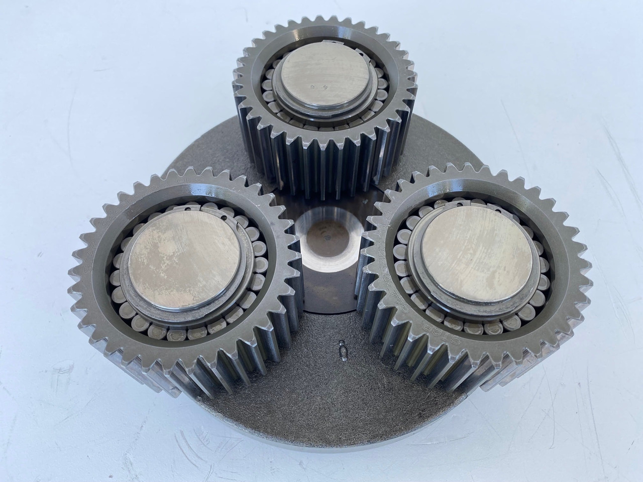 Liebherr Planetenträger ID-Nr.970559601 mit Planetenrad ID-Nr.944305703 - ID-Nr.90213986. A900,A904,A913 COMP,A914 COMP,A914,A916 COMP,A916,A918 COMP,A918,A920,A922 RAIL A924 RAIL,LH18,LH22,LH24,LH2 - Moteur de rotation pour Engins de chantier: photos 1 Liebherr Planetenträger ID-Nr.970559601 mit Planetenrad ID-Nr.944305703 - ID-Nr.90213986. A900,A904,A913 COMP,A914 COMP,A914,A916 COMP,A916,A918 COMP,A918,A920,A922 RAIL A924 RAIL,LH18,LH22,LH24,LH2 - Moteur de rotation pour Engins de chantier: photos 1