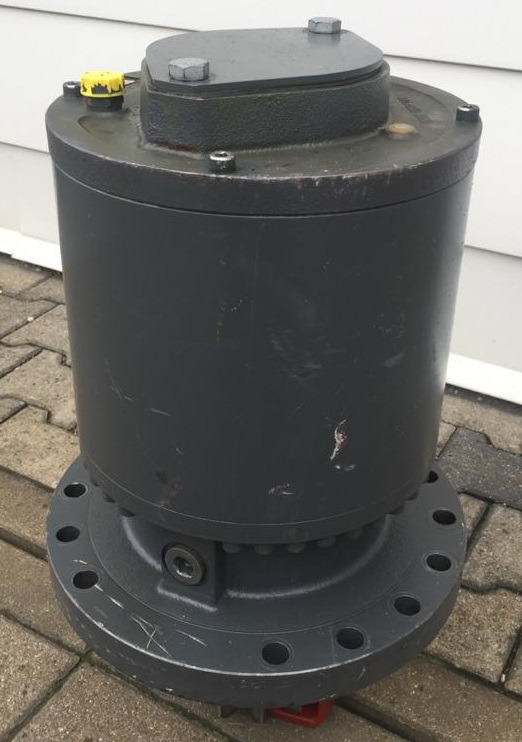 Liebherr Schwenkantrieb SAT300/282. ID-Nr.90209176 - ID-Nr.90209177 - ID-Nr.90209178. LH40, LH50. #1168# - Moteur de rotation pour Pelle sur pneus: photos 3 Liebherr Schwenkantrieb SAT300/282. ID-Nr.90209176 - ID-Nr.90209177 - ID-Nr.90209178. LH40, LH50. #1168# - Moteur de rotation pour Pelle sur pneus: photos 3