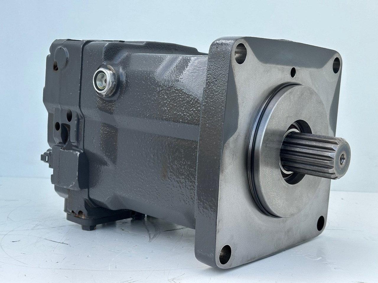 Linde Verstellmotor-Axialkolbenmotor Typ:HMV210-02 2532. #HMV210-02.2532# - Moteur hydraulique: photos 2 Linde Verstellmotor-Axialkolbenmotor Typ:HMV210-02 2532. #HMV210-02.2532# - Moteur hydraulique: photos 2