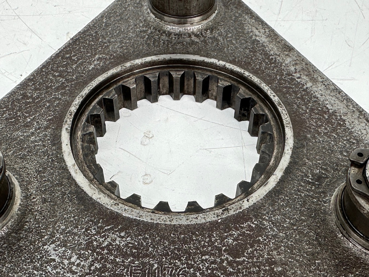 Moteur de translation pour Engins de chantier Original Liebherr Planetenträger ID-Nr.90214391. FAT400P130. LOS926,R926,R930,R934,R936 K-LC,R936 K-NLC,R936 K-SLC,R938. #90214391.FI.2049#: photos 7 Moteur de translation pour Engins de chantier Original Liebherr Planetenträger ID-Nr.90214391. FAT400P130. LOS926,R926,R930,R934,R936 K-LC,R936 K-NLC,R936 K-SLC,R938. #90214391.FI.2049#: photos 7