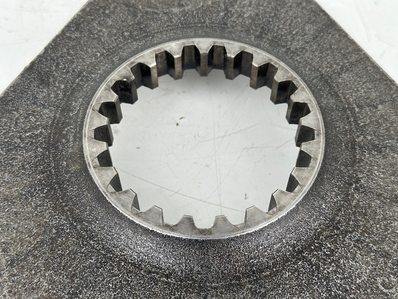 Moteur de translation pour Engins de chantier Original Liebherr Planetenträger ID-Nr.90214391. FAT400P130. LOS926,R926,R930,R934,R936 K-LC,R936 K-NLC,R936 K-SLC,R938. #90214391.FI.2049#: photos 8 Moteur de translation pour Engins de chantier Original Liebherr Planetenträger ID-Nr.90214391. FAT400P130. LOS926,R926,R930,R934,R936 K-LC,R936 K-NLC,R936 K-SLC,R938. #90214391.FI.2049#: photos 8