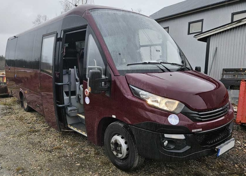 IVECO ROSERO FIRST 70C18 - Minibus, Transport de personnes: photos 1 IVECO ROSERO FIRST 70C18 - Minibus, Transport de personnes: photos 1