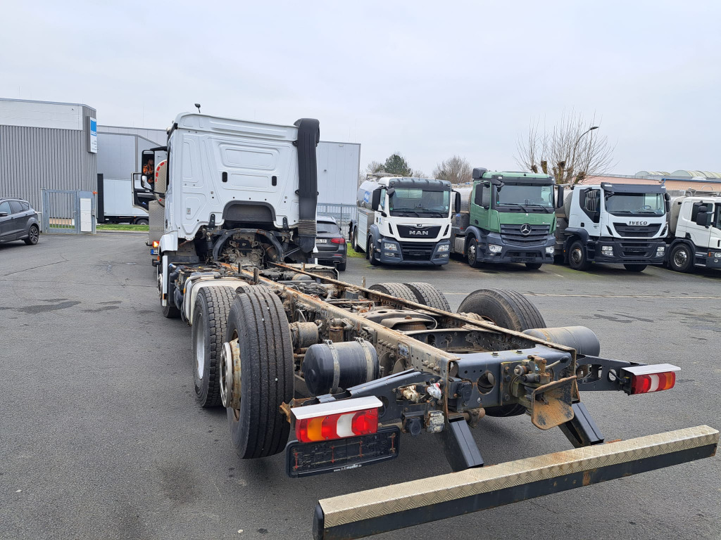 Mercedes Benz Actros 2545 L 6x2  Motorschaden(Nr. 5785) - Châssis cabine: photos 5 Mercedes Benz Actros 2545 L 6x2  Motorschaden(Nr. 5785) - Châssis cabine: photos 5