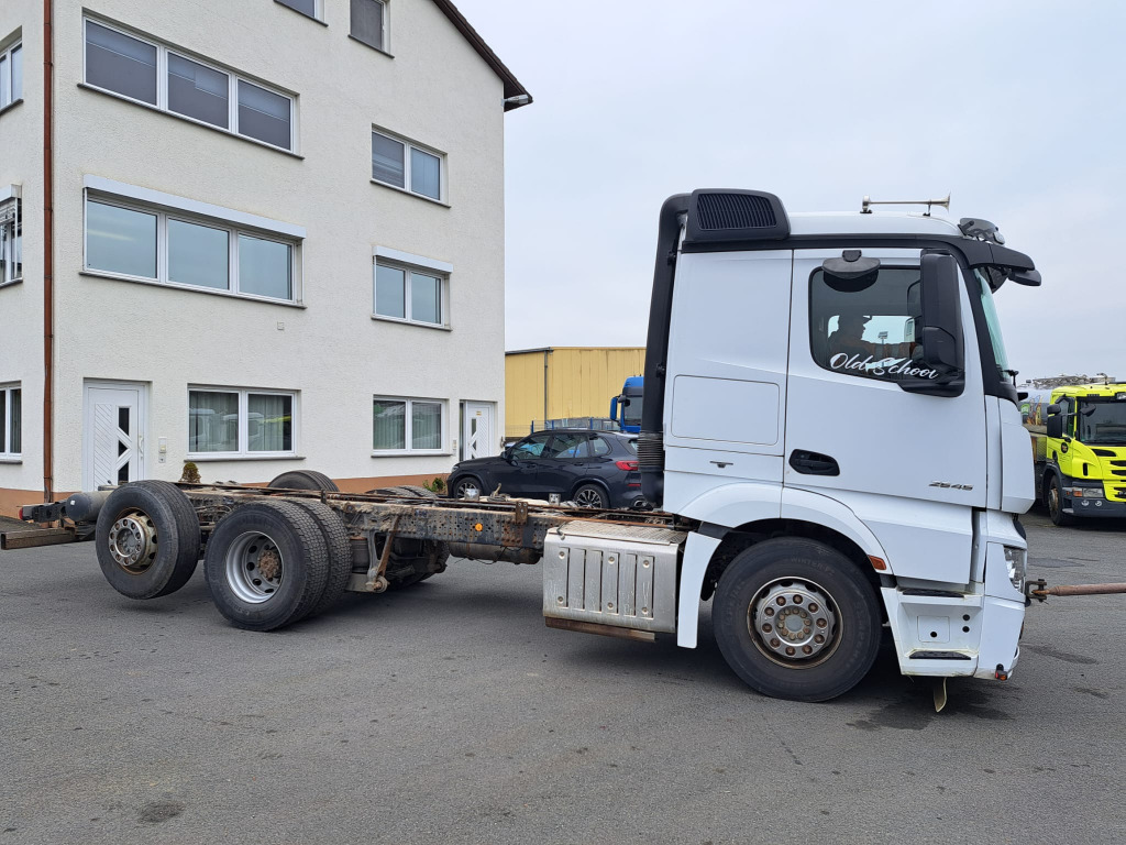 Mercedes Benz Actros 2545 L 6x2  Motorschaden(Nr. 5785) - Châssis cabine: photos 1 Mercedes Benz Actros 2545 L 6x2  Motorschaden(Nr. 5785) - Châssis cabine: photos 1