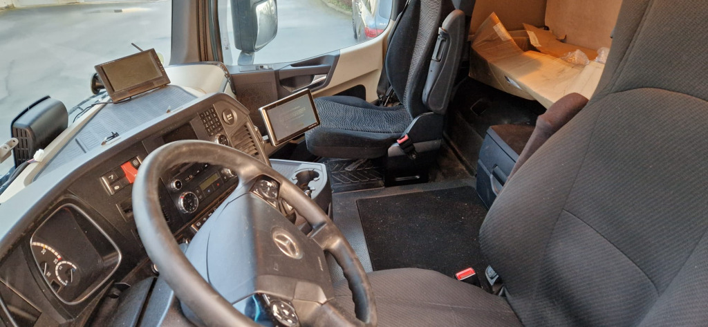 Mercedes Benz Actros 1842 4x2 (Nr. 5952) - Tracteur routier: photos 4 Mercedes Benz Actros 1842 4x2 (Nr. 5952) - Tracteur routier: photos 4