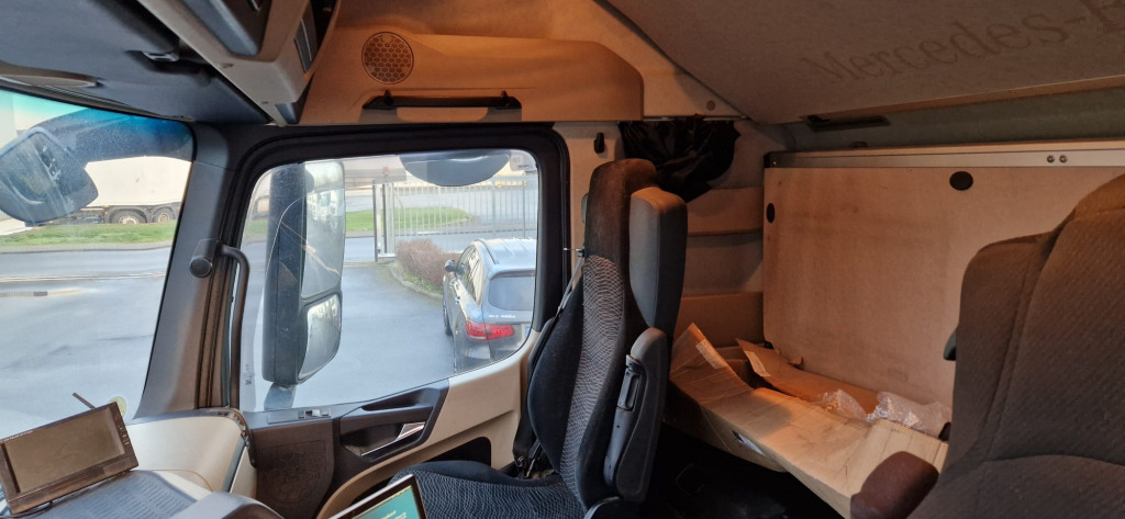 Mercedes Benz Actros 1842 4x2 (Nr. 5952) - Tracteur routier: photos 5 Mercedes Benz Actros 1842 4x2 (Nr. 5952) - Tracteur routier: photos 5