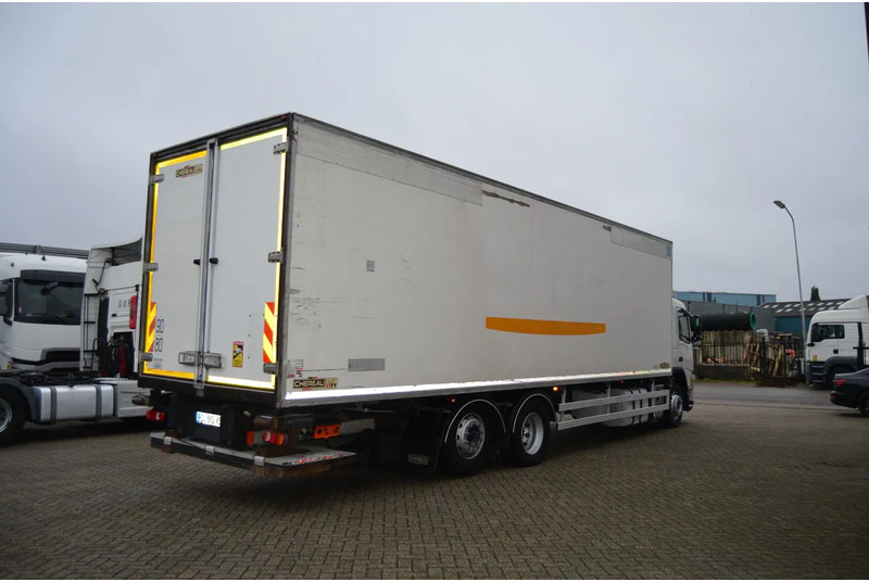 Volvo FM 370 * EURO5 * CARRIER SUPRA 950 SILENT * 6X2 * - Camion frigorifique: photos 3 Volvo FM 370 * EURO5 * CARRIER SUPRA 950 SILENT * 6X2 * - Camion frigorifique: photos 3