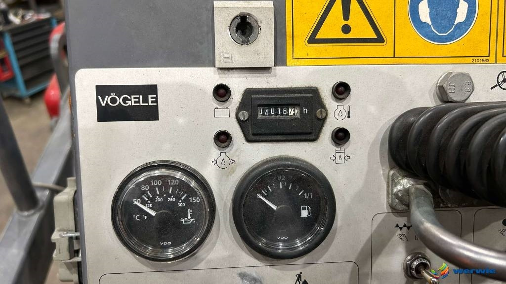 Vögele SUPER 800 / AB200TV (1,10 - 2,00 m) - Finisseur: photos 2 Vögele SUPER 800 / AB200TV (1,10 - 2,00 m) - Finisseur: photos 2
