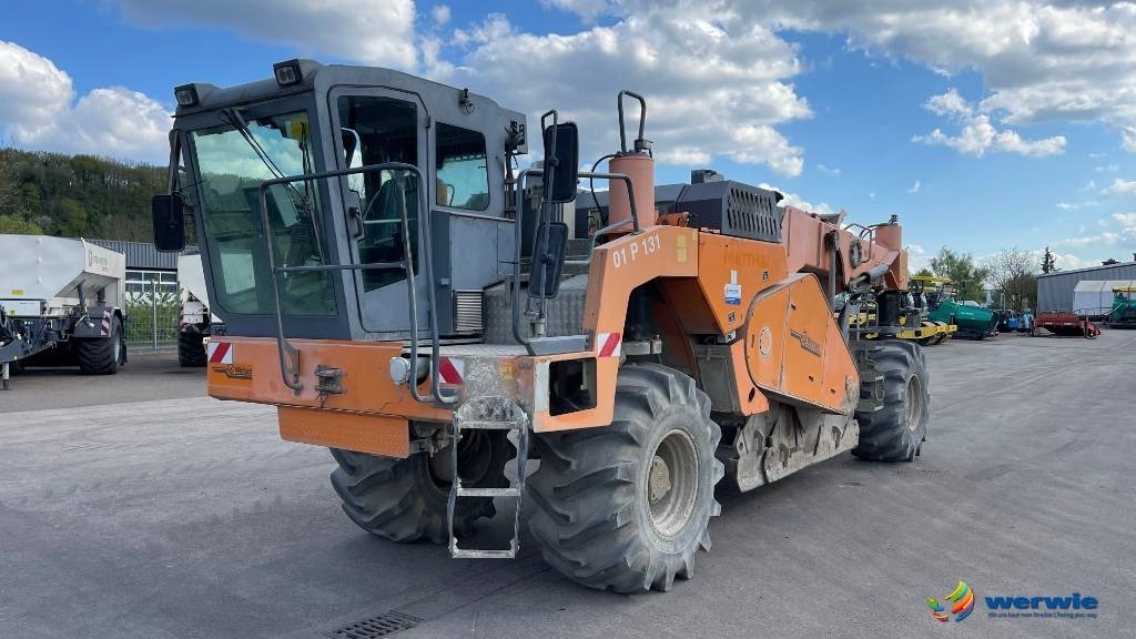 Wirtgen WR2400 - Travaux routiers: photos 4 Wirtgen WR2400 - Travaux routiers: photos 4