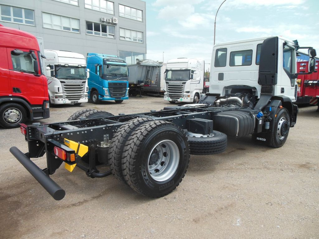 Iveco EUROCARGO ML 180E28/P, PTO - Châssis cabine: photos 3 Iveco EUROCARGO ML 180E28/P, PTO - Châssis cabine: photos 3