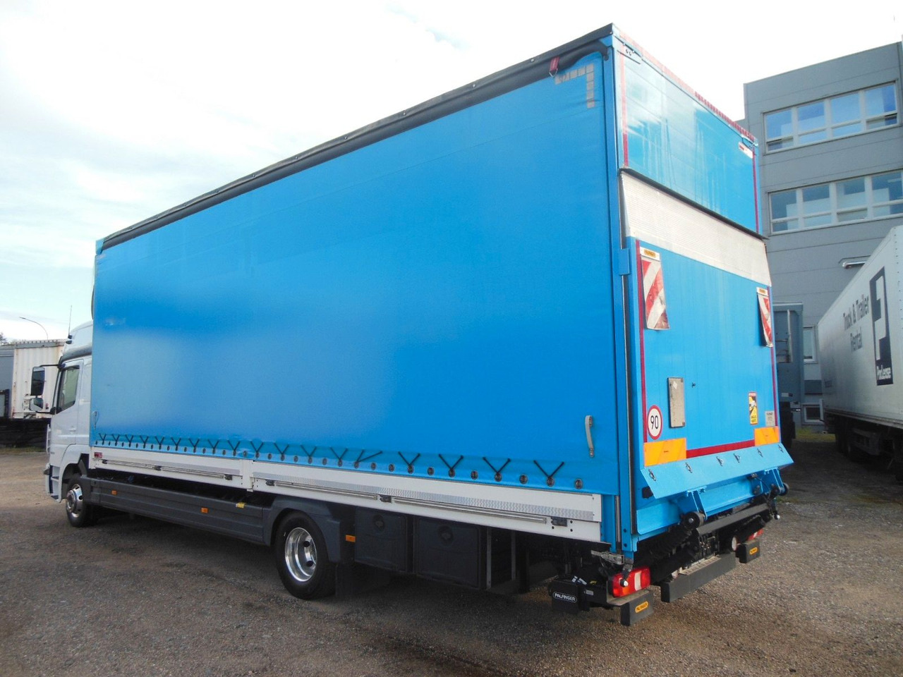 Mercedes-Benz 1223 ATEGO, GARANTI 12/2027, TOP, WIE NEUE!!! - Camion à rideaux coulissants: photos 4 Mercedes-Benz 1223 ATEGO, GARANTI 12/2027, TOP, WIE NEUE!!! - Camion à rideaux coulissants: photos 4